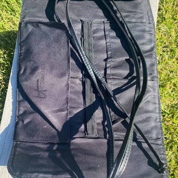 Cosmetic roll up  ✨NWT ✨ - Picture 7 of 10